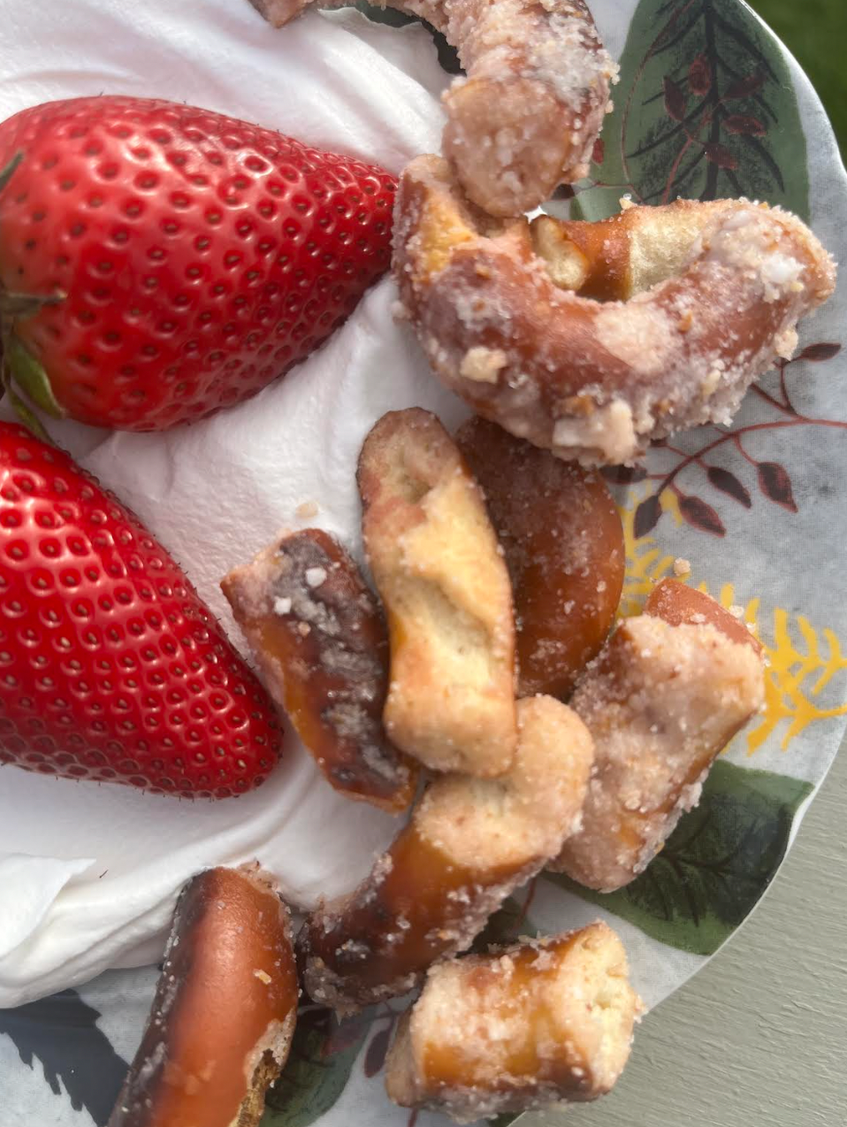 Berries + Cream Pretzel Bites