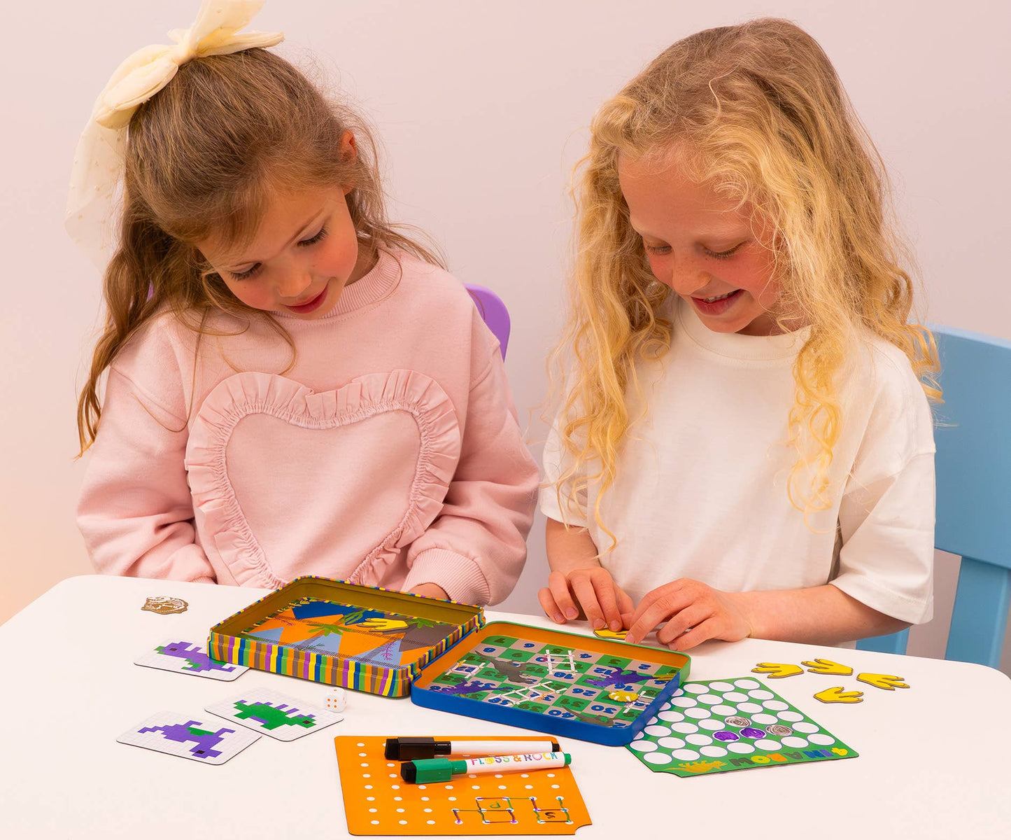 Magnetic Fun & Games Tin - Dinosaur